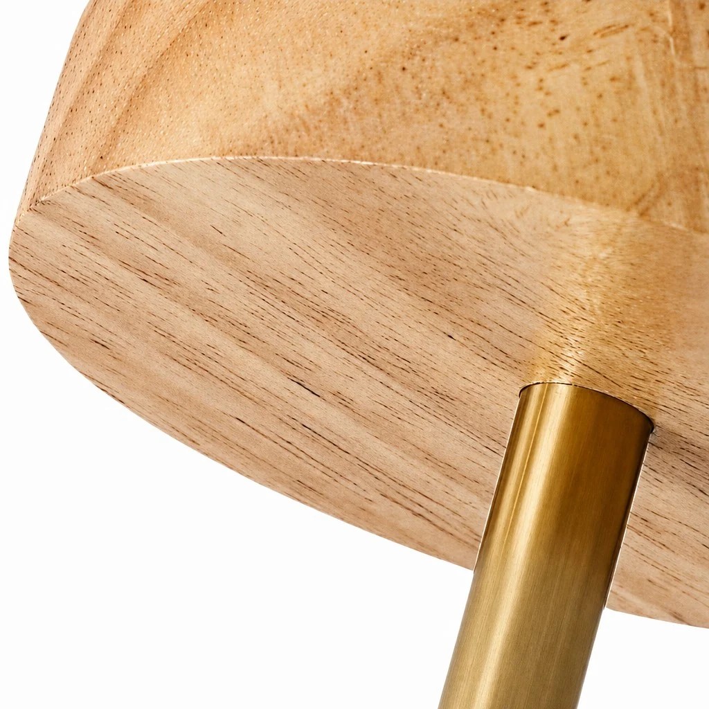 Holzbaldachin-Maserung und Messingschaft