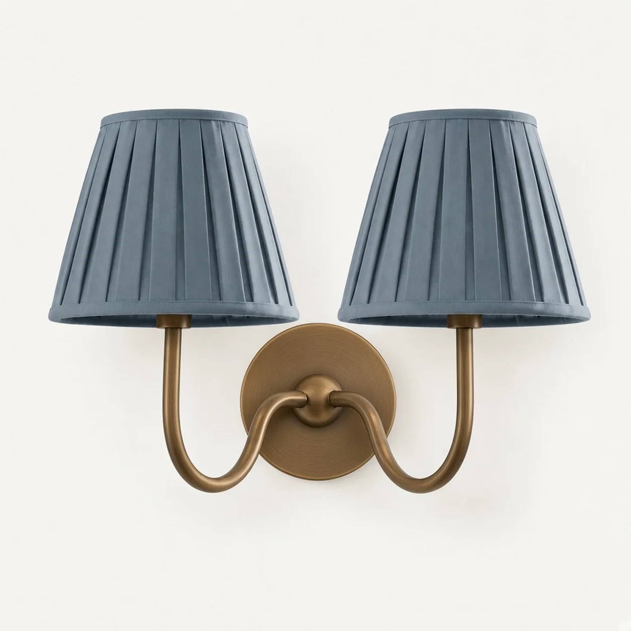 Luvora 2 Heads · Brass · Dusty Blue Pleated