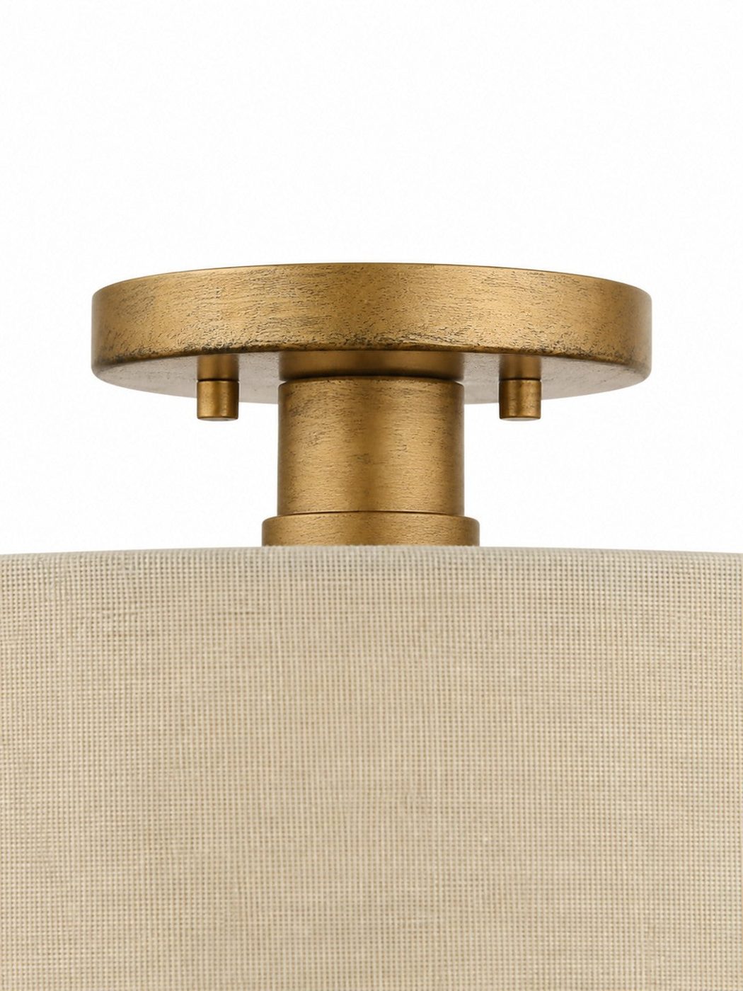 Detail der Deckenhalterung aus antikem Messing